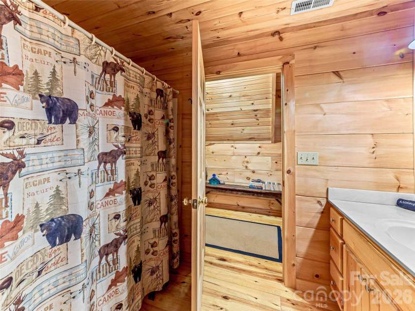 250 Fairway Drive, Lake Toxaway, NC 28747.  MLS# CAR4393346, YatesRealty ID 30586. 