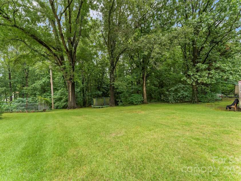 929 3rd Street, Hickory, NC 28602.  MLS# CAR4288926, YatesRealty ID 30586. 