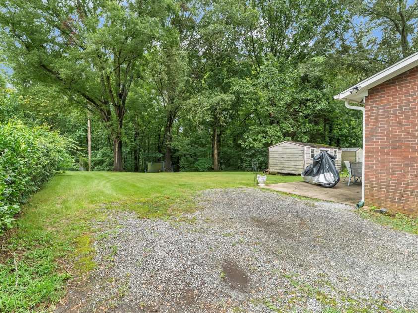 929 3rd Street, Hickory, NC 28602.  MLS# CAR4288926, YatesRealty ID 30586. 