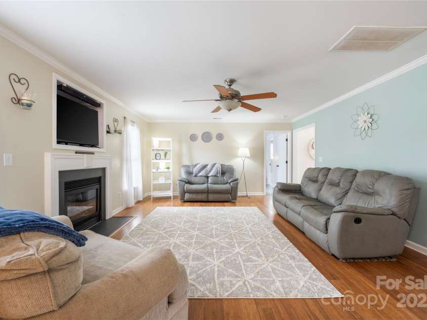 224 Royalton Road, Mooresville, NC 28115.  MLS# CAR4286656, YatesRealty ID 30587. 
