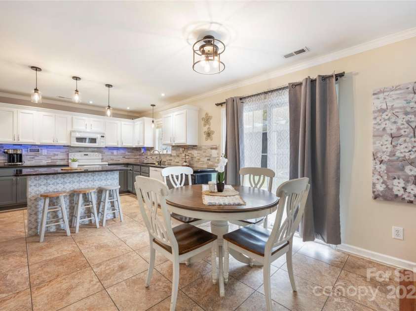 224 Royalton Road, Mooresville, NC 28115.  MLS# CAR4286656, YatesRealty ID 30587. 