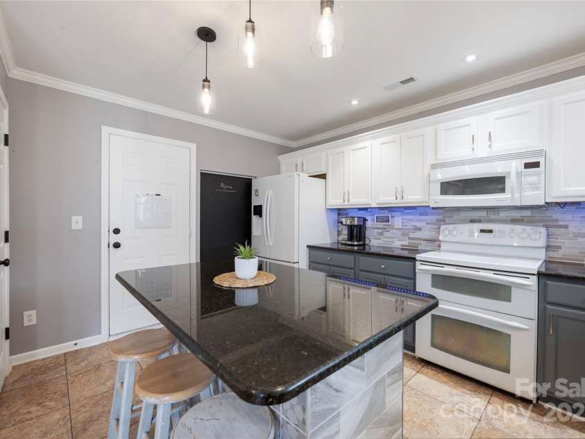 224 Royalton Road, Mooresville, NC 28115.  MLS# CAR4286656, YatesRealty ID 30587. 