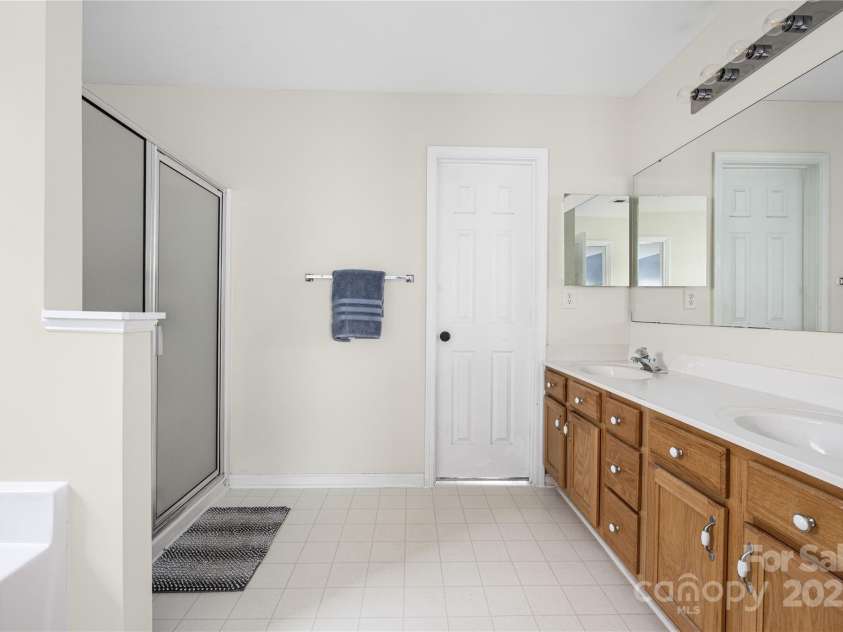 224 Royalton Road, Mooresville, NC 28115.  MLS# CAR4286656, YatesRealty ID 30587. 