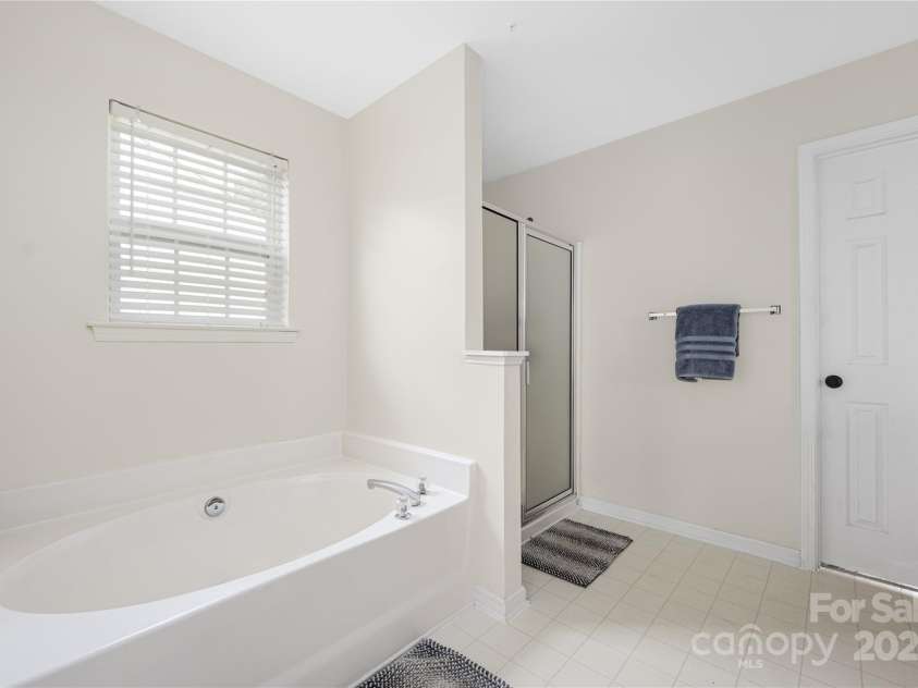 224 Royalton Road, Mooresville, NC 28115.  MLS# CAR4286656, YatesRealty ID 30587. Primary Bath