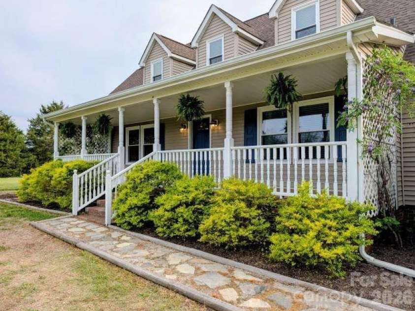577 Redwood Road, Rock Hill, SC 29730.  MLS# CAR4393106, YatesRealty ID 30587. 