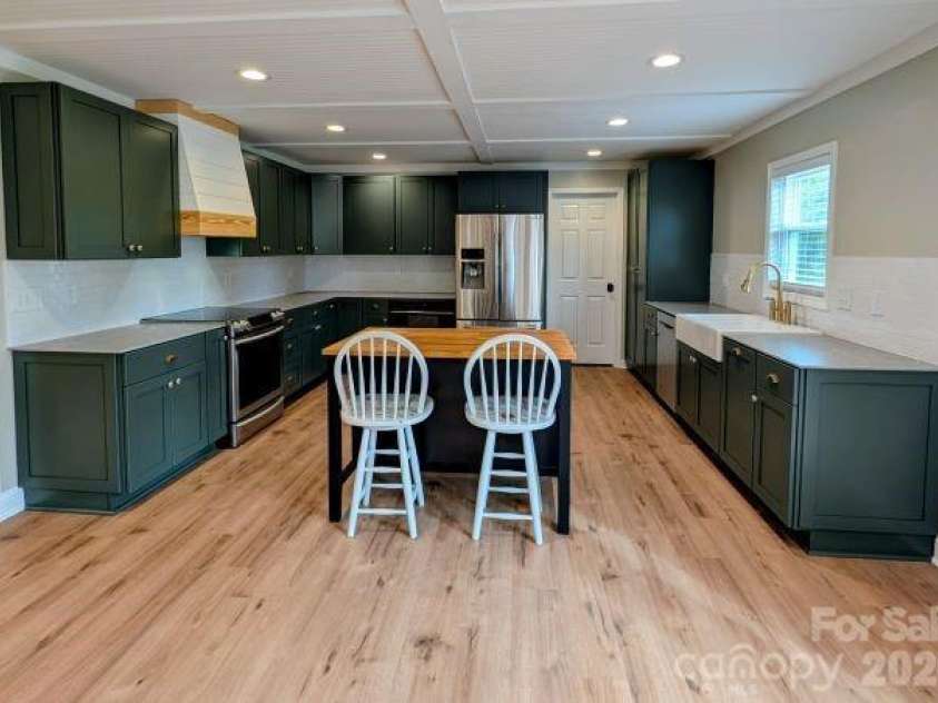 577 Redwood Road, Rock Hill, SC 29730.  MLS# CAR4393106, YatesRealty ID 30587. 