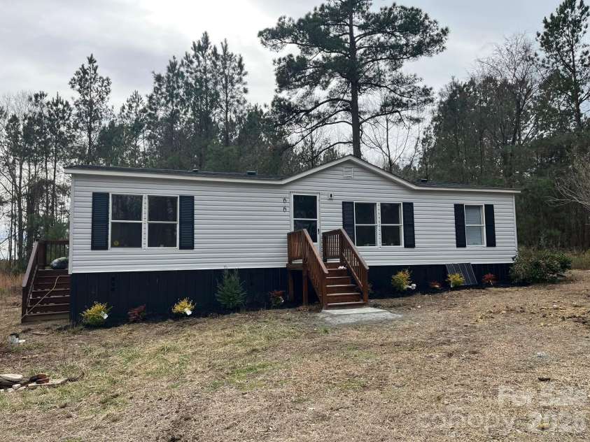 66 Royal Hill, Winnsboro, SC 29180.  MLS# CAR4393900, YatesRealty ID 30588. 