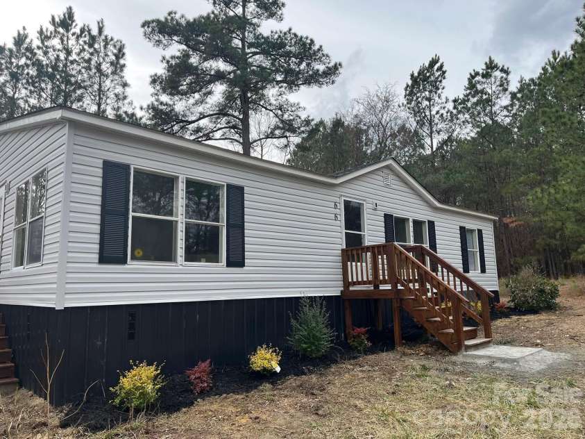 66 Royal Hill, Winnsboro, SC 29180.  MLS# CAR4393900, YatesRealty ID 30588. 