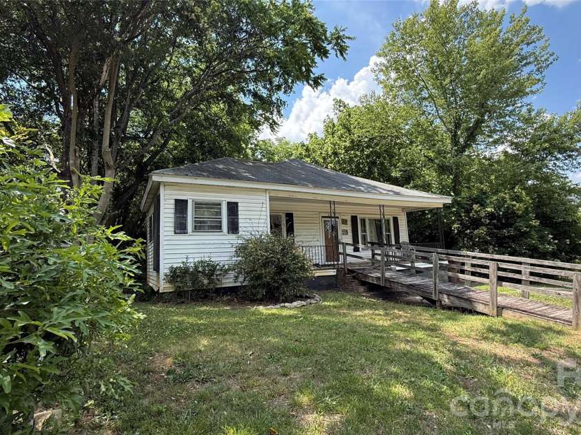 416 Martin Street, Shelby, NC 28150.  MLS# CAR4393918, YatesRealty ID 30589. 