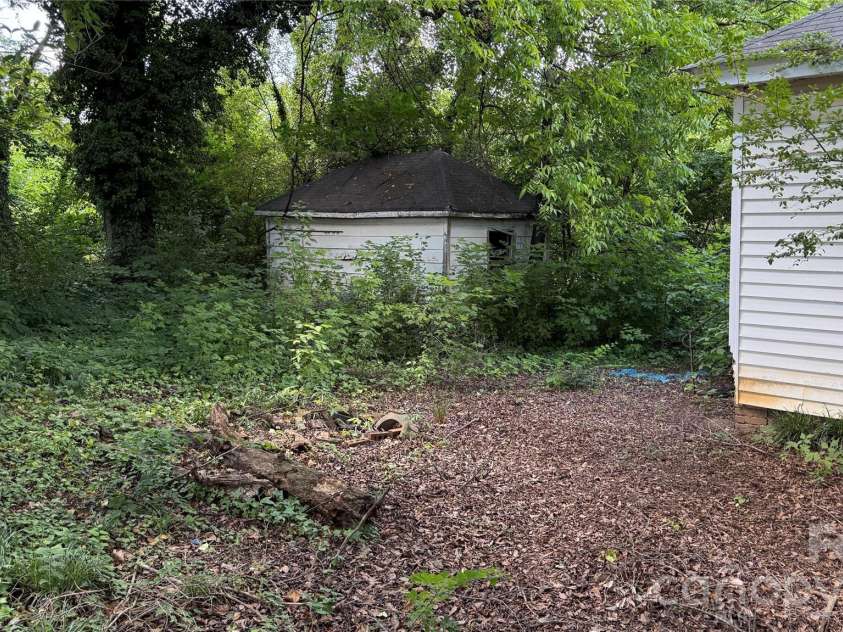 416 Martin Street, Shelby, NC 28150.  MLS# CAR4393918, YatesRealty ID 30589. 