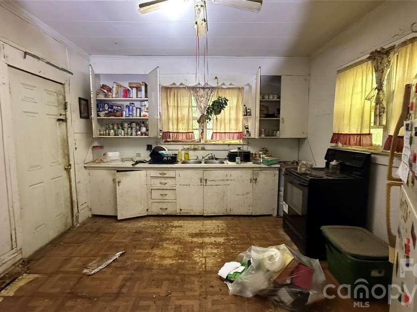 416 Martin Street, Shelby, NC 28150.  MLS# CAR4393918, YatesRealty ID 30589. 