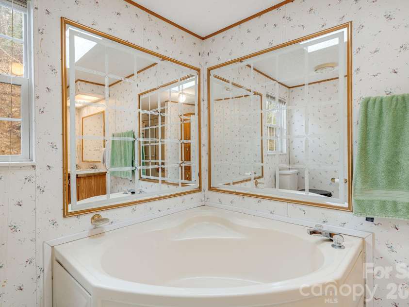 106 Avian Court, Brevard, NC 28712.  MLS# CAR4341571, YatesRealty ID 3059. 