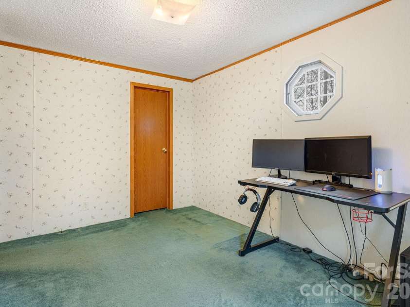 106 Avian Court, Brevard, NC 28712.  MLS# CAR4341571, YatesRealty ID 3059. 