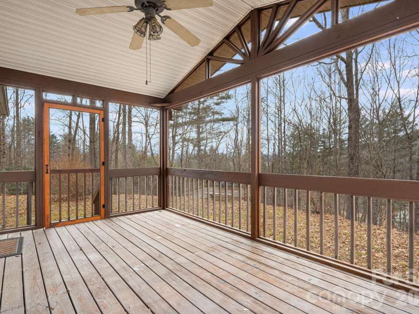 106 Avian Court, Brevard, NC 28712.  MLS# CAR4341571, YatesRealty ID 3059. 