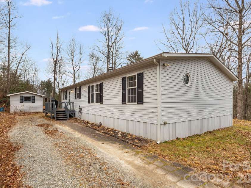106 Avian Court, Brevard, NC 28712.  MLS# CAR4341571, YatesRealty ID 3059. 