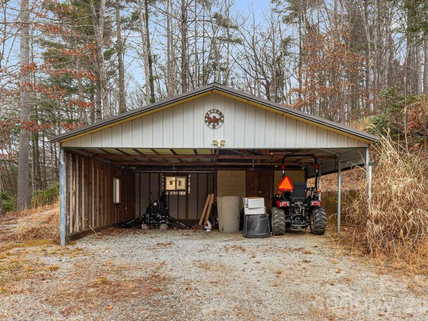 106 Avian Court, Brevard, NC 28712.  MLS# CAR4341571, YatesRealty ID 3059. 