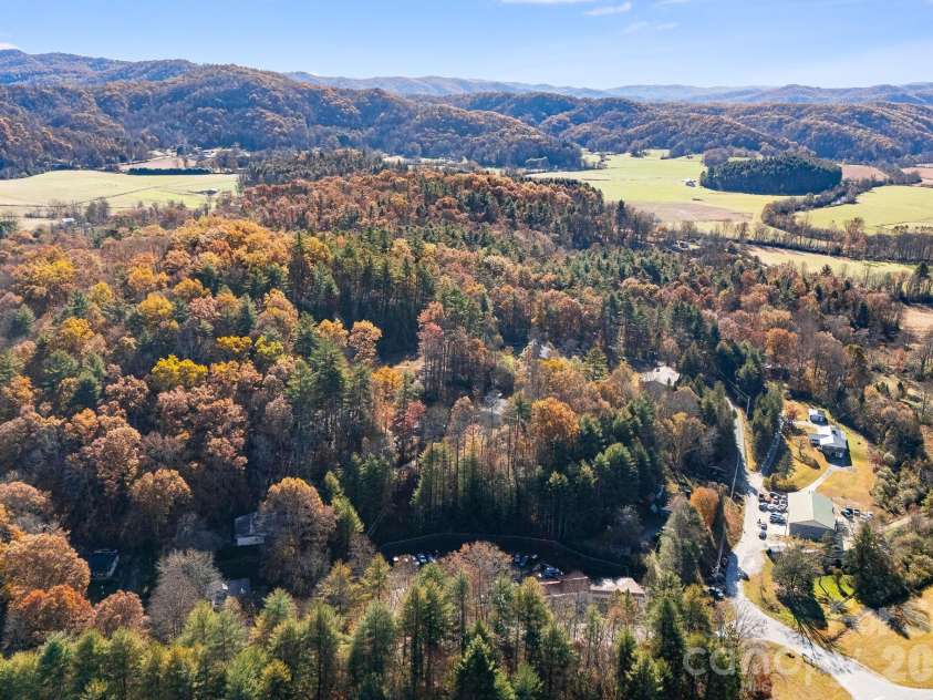 106 Avian Court, Brevard, NC 28712.  MLS# CAR4341571, YatesRealty ID 3059. 