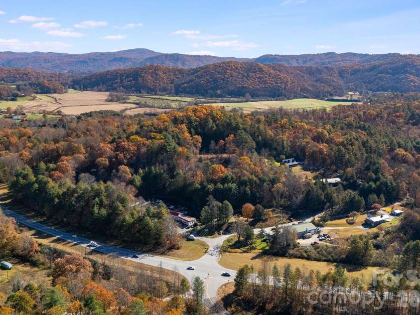 106 Avian Court, Brevard, NC 28712.  MLS# CAR4341571, YatesRealty ID 3059. 