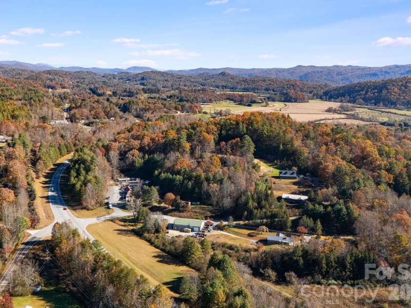 106 Avian Court, Brevard, NC 28712.  MLS# CAR4341571, YatesRealty ID 3059. 