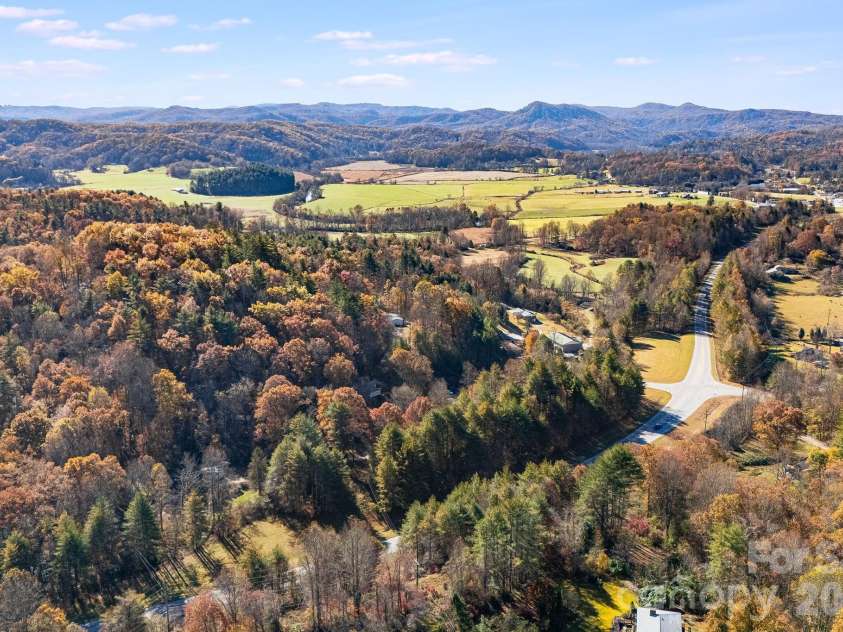 106 Avian Court, Brevard, NC 28712.  MLS# CAR4341571, YatesRealty ID 3059. 