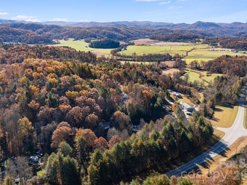 106 Avian Court, Brevard, NC 28712.  MLS# CAR4341571, YatesRealty ID 3059. 