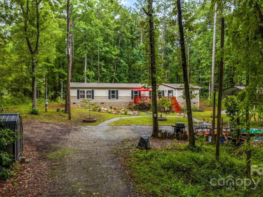 11580 Wilson Boulevard, Ridgeway, SC 29130.  MLS# CAR4289903, YatesRealty ID 30591. 