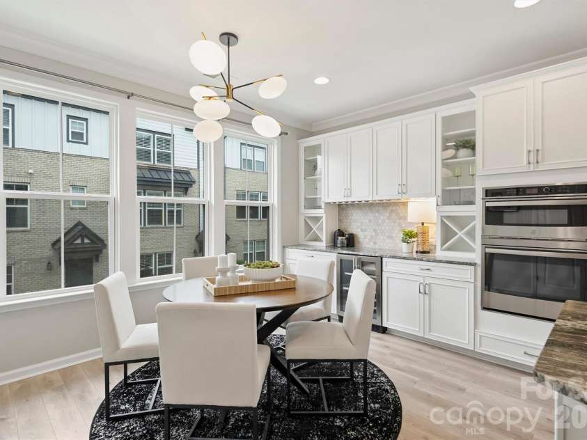 420 Grey Reagan Trail, Charlotte, NC 28211.  MLS# CAR4374301, YatesRealty ID 30591. Breakfast area and windows