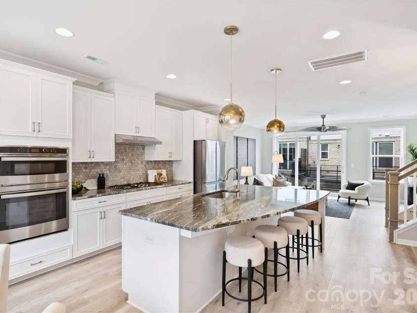 420 Grey Reagan Trail, Charlotte, NC 28211.  MLS# CAR4374301, YatesRealty ID 30591. Main level kitchen