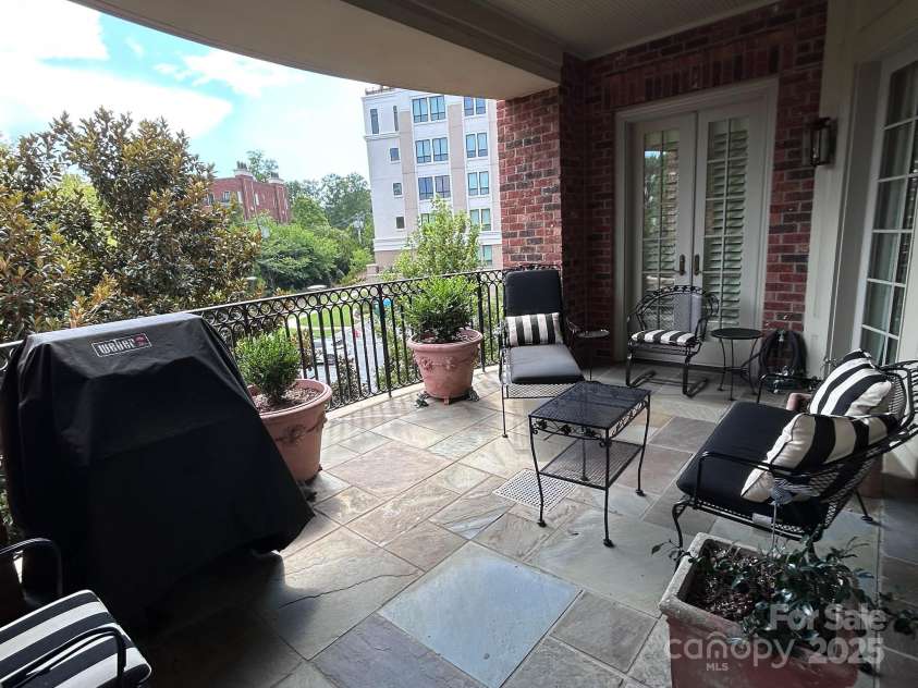 168 Cherokee Road, Charlotte, NC 28207.  MLS# CAR4289738, YatesRealty ID 30592. 