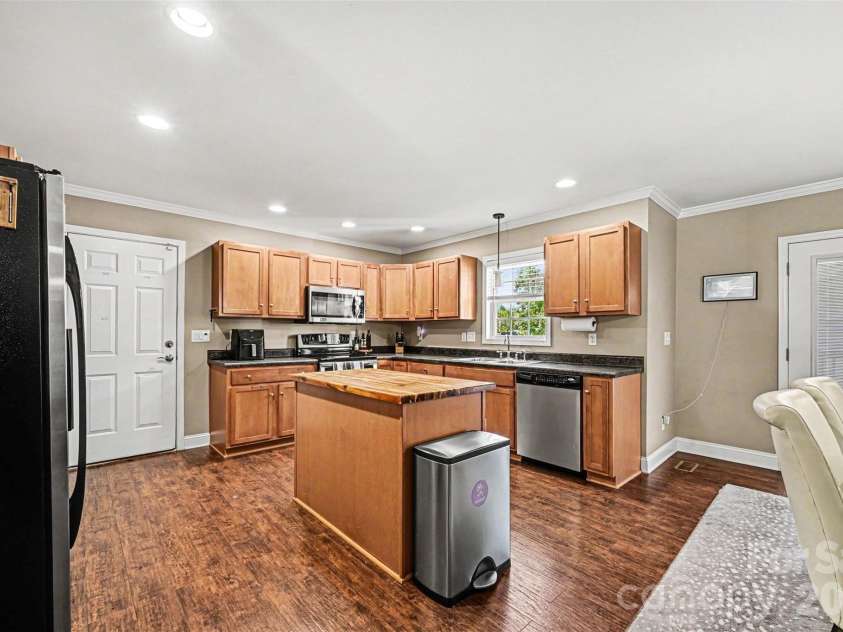 2720 Hill Top Drive, Salisbury, NC 28147.  MLS# CAR4388027, YatesRealty ID 30592. Kitchen/ All Appliances convey
