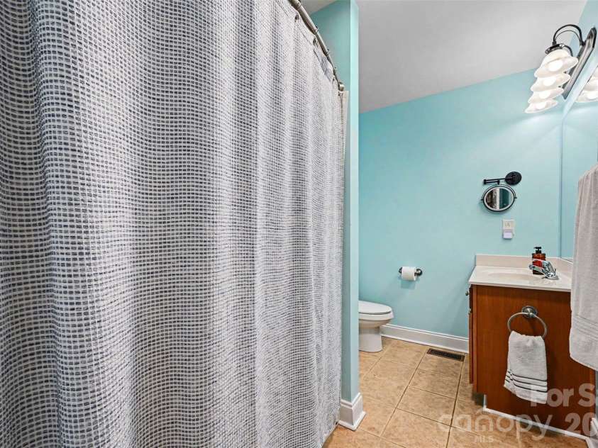 2720 Hill Top Drive, Salisbury, NC 28147.  MLS# CAR4388027, YatesRealty ID 30592. Primary Bath
