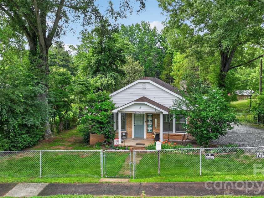 13 Murray Street, Maiden, NC 28650.  MLS# CAR4389050, YatesRealty ID 30594. 