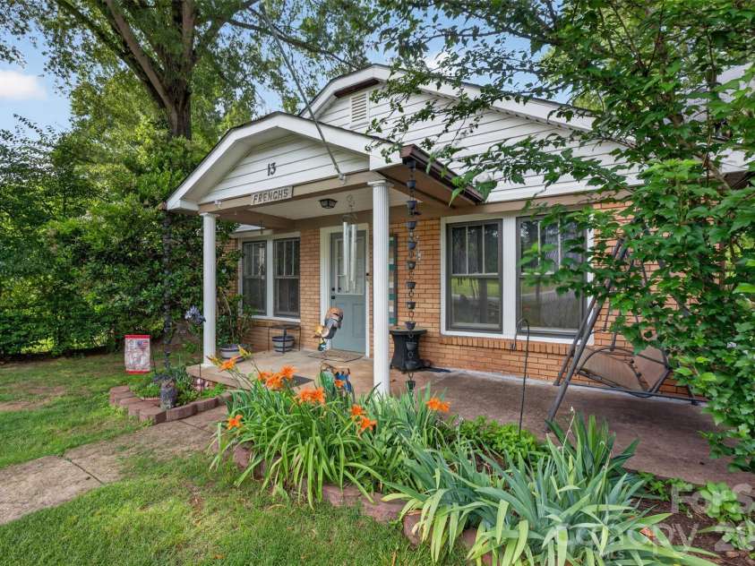 13 Murray Street, Maiden, NC 28650.  MLS# CAR4389050, YatesRealty ID 30594. 