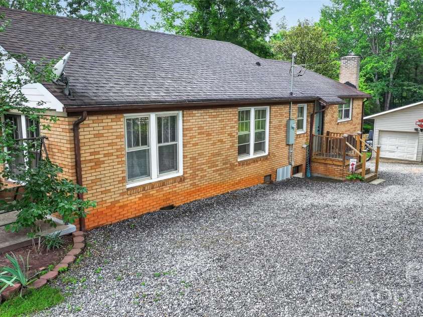 13 Murray Street, Maiden, NC 28650.  MLS# CAR4389050, YatesRealty ID 30594. 