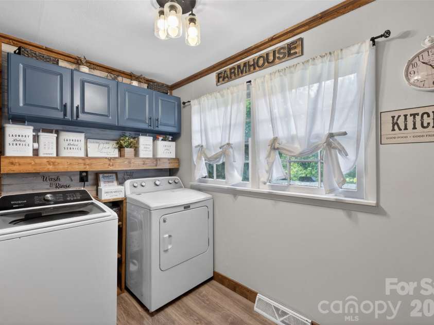 13 Murray Street, Maiden, NC 28650.  MLS# CAR4389050, YatesRealty ID 30594. 