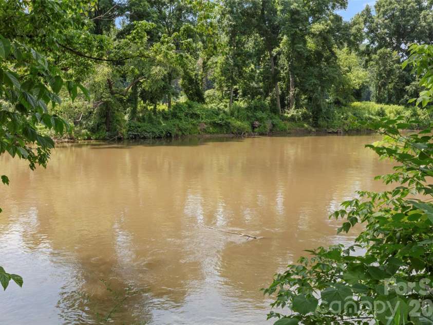 190 Joyner Avenue, Asheville, NC 28806.  MLS# CAR4380603, YatesRealty ID 30595. One clock to river access
