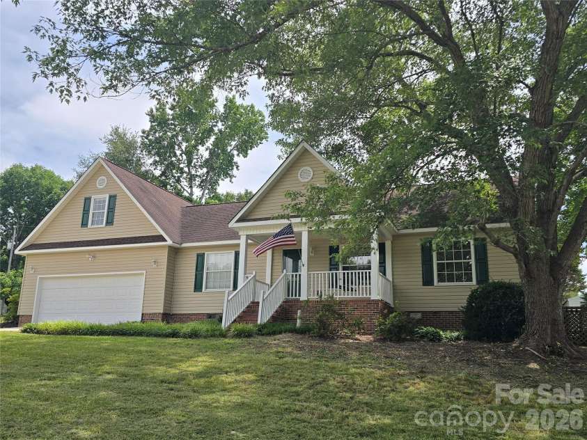 2393 Oxford Circle, Lancaster, SC 29720.  MLS# CAR4357517, YatesRealty ID 30596. 