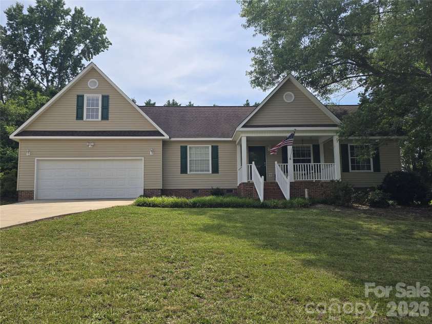 2393 Oxford Circle, Lancaster, SC 29720.  MLS# CAR4357517, YatesRealty ID 30596. 