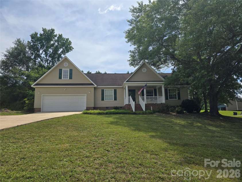 2393 Oxford Circle, Lancaster, SC 29720.  MLS# CAR4357517, YatesRealty ID 30596. 