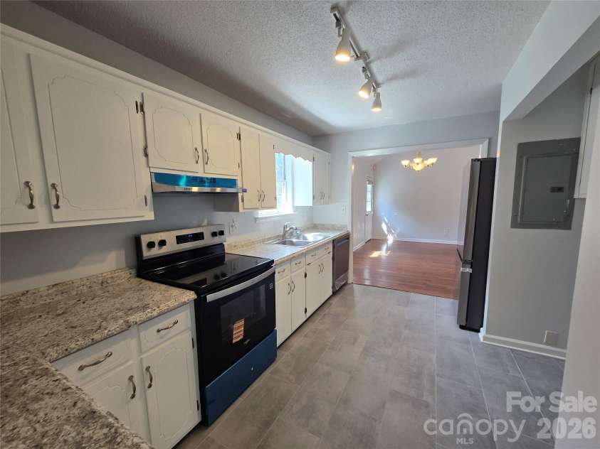 2393 Oxford Circle, Lancaster, SC 29720.  MLS# CAR4357517, YatesRealty ID 30596. 