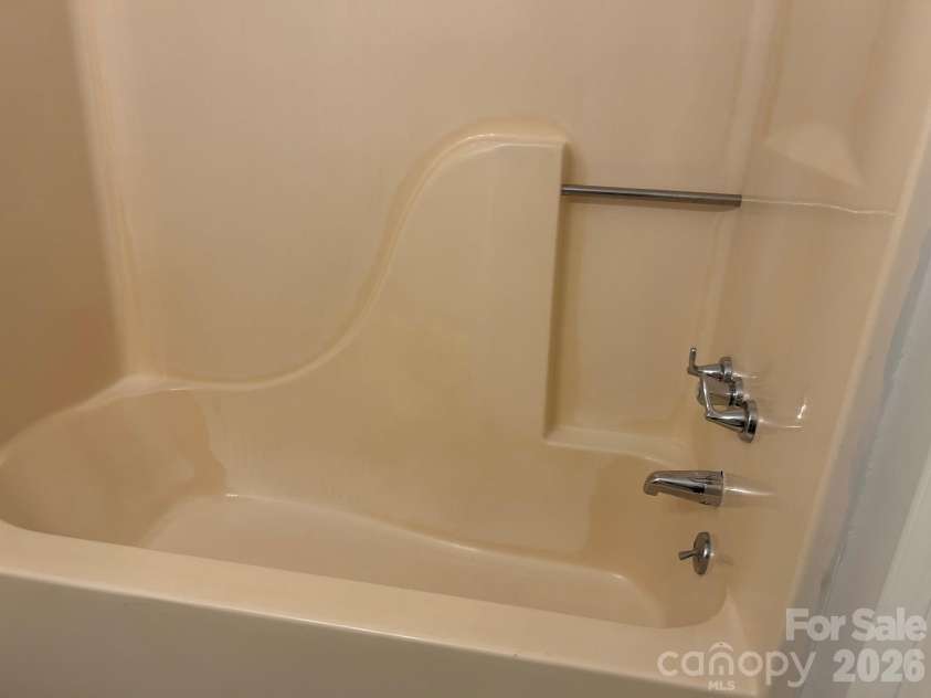 2393 Oxford Circle, Lancaster, SC 29720.  MLS# CAR4357517, YatesRealty ID 30596. 