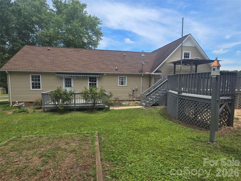 2393 Oxford Circle, Lancaster, SC 29720.  MLS# CAR4357517, YatesRealty ID 30596. 