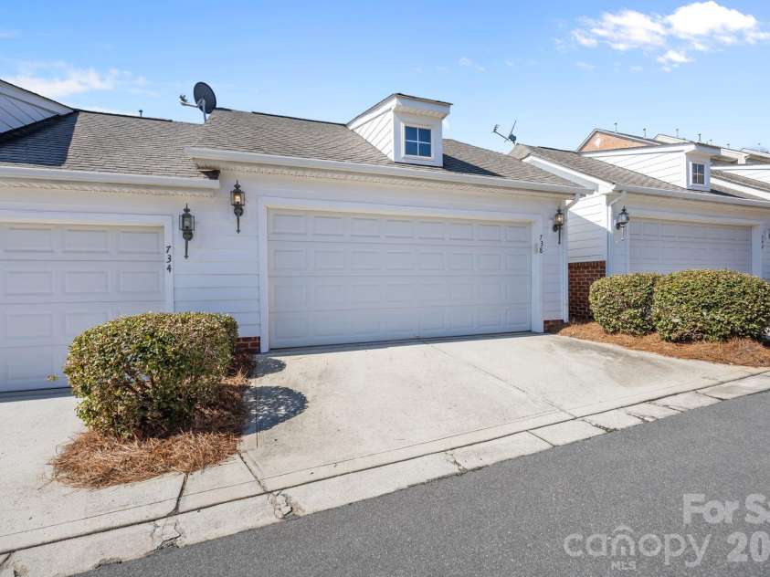 738 Naramore Street, Davidson, NC 28036.  MLS# CAR4350695, YatesRealty ID 30597. 
