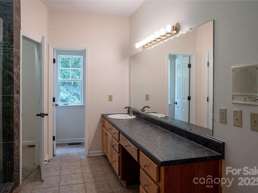 166 Jay Bird Drive, Sylva, NC 28779.  MLS# CAR4289946, YatesRealty ID 30599. 