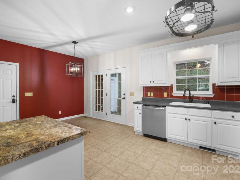 166 Jay Bird Drive, Sylva, NC 28779.  MLS# CAR4289946, YatesRealty ID 30599. 