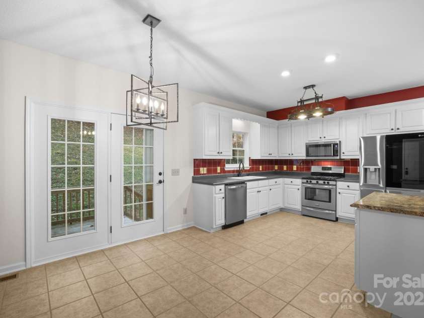 166 Jay Bird Drive, Sylva, NC 28779.  MLS# CAR4289946, YatesRealty ID 30599. 