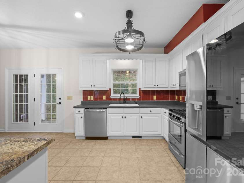 166 Jay Bird Drive, Sylva, NC 28779.  MLS# CAR4289946, YatesRealty ID 30599. 