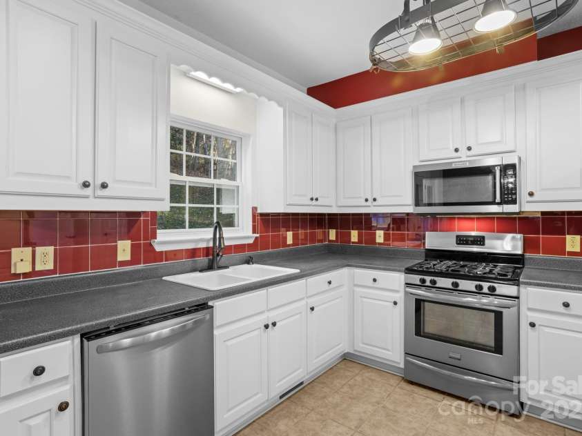 166 Jay Bird Drive, Sylva, NC 28779.  MLS# CAR4289946, YatesRealty ID 30599. 