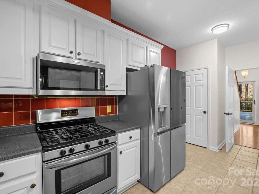 166 Jay Bird Drive, Sylva, NC 28779.  MLS# CAR4289946, YatesRealty ID 30599. 