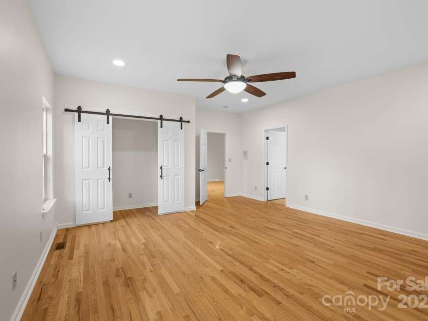 166 Jay Bird Drive, Sylva, NC 28779.  MLS# CAR4289946, YatesRealty ID 30599. 